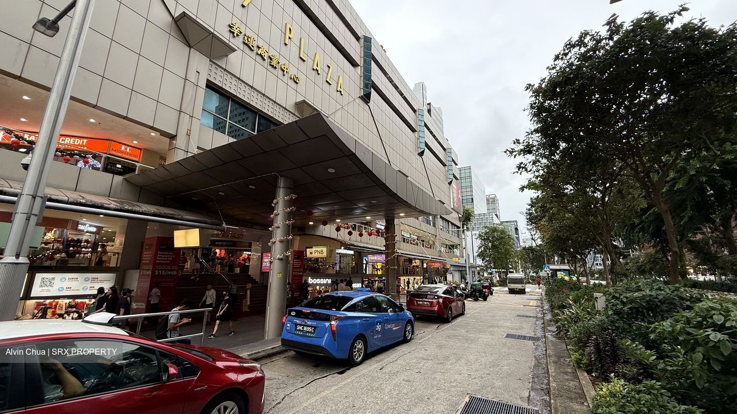 Lucky Plaza (D9), Retail #476281481